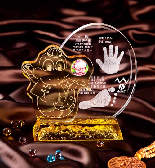 日暉俏皮可愛手腳印