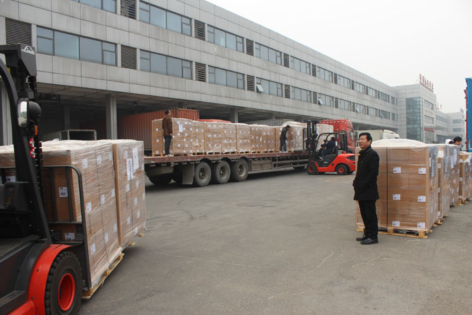 2013年首批吉特士奶粉已出關(guān)