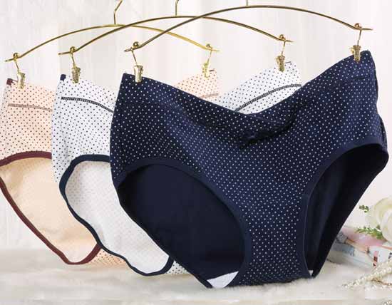元曼棉彈低腰托腹內(nèi)褲(三條包)膚色/玉點(diǎn)/白色