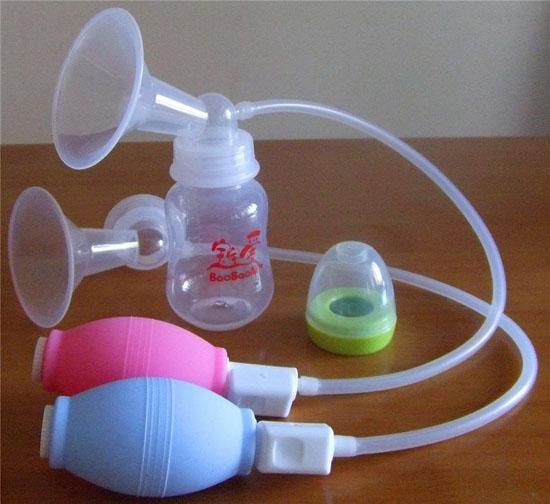 寶寶愛強力手動套裝吸奶器