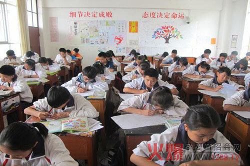 ؐ����������ӛ������ԇ�cDHA֮�g��΢���P(gu��n)ϵ