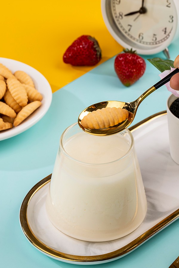 妙恩嬰幼兒草莓味營(yíng)養(yǎng)餅干 毛毛蟲造型3.jpg