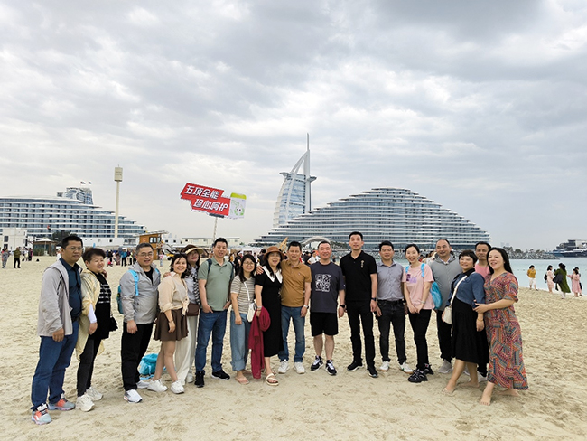 珍紐倍優(yōu)秀經(jīng)銷商迪拜團建之旅1.jpg 珍紐倍優(yōu)秀經(jīng)銷商迪拜團建之旅1.jpg