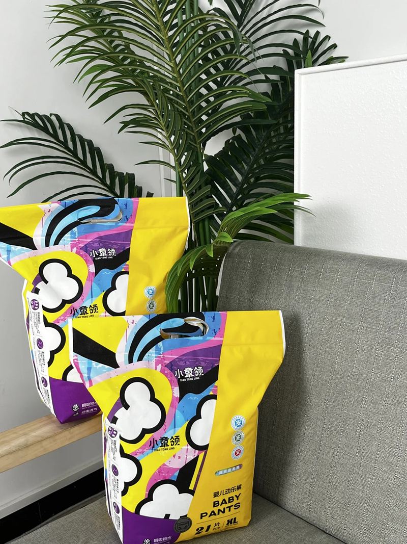 小童領(lǐng)嬰兒動(dòng)樂(lè)褲.jpg 小童領(lǐng)嬰兒動(dòng)樂(lè)褲.jpg