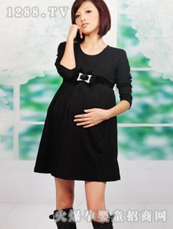 �з��˺�ɫ�r(sh��)���ЋDȹ