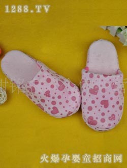 ��ɫ�ЋD��ů��Ь