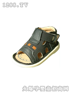 ������؈��ɫ��Ь