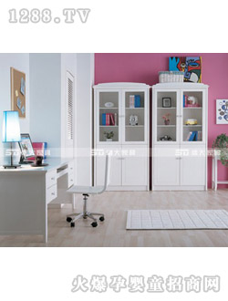 ��������ͯ�Ҿ����b��ɫ����