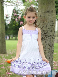 ͯԒ������ɫ�B��ȹ