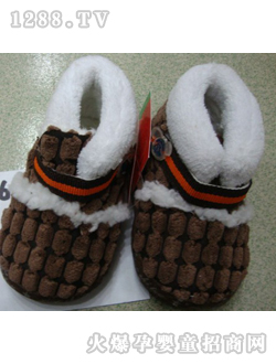 ���뷿��ɫ�K�냺Ь