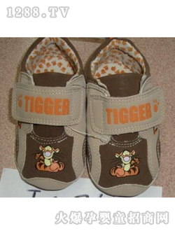 ���뷿��ɫ���D����Ь