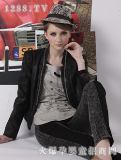 ��ݗ�ߺ�ɫ�r���ЋD�b