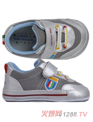 ����ʿBB��ǰЬ�y��ɫ