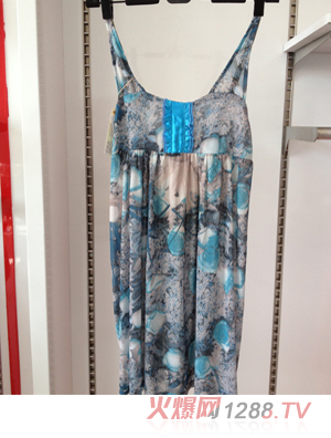 ��(y��u)�����_��ݗ�����ɫ