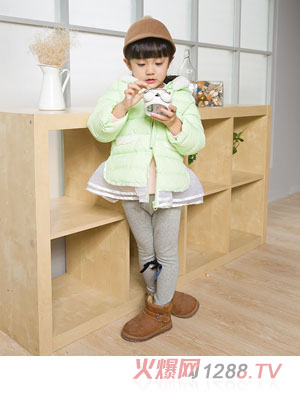 ���c�neͯ��Ů���������\�GɫС���\